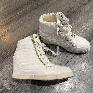 Heeled sneakers